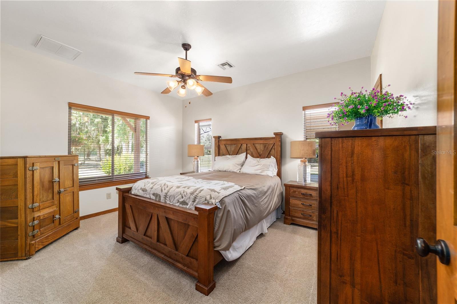 Listing photo id 34 for 20005 135th Avenue