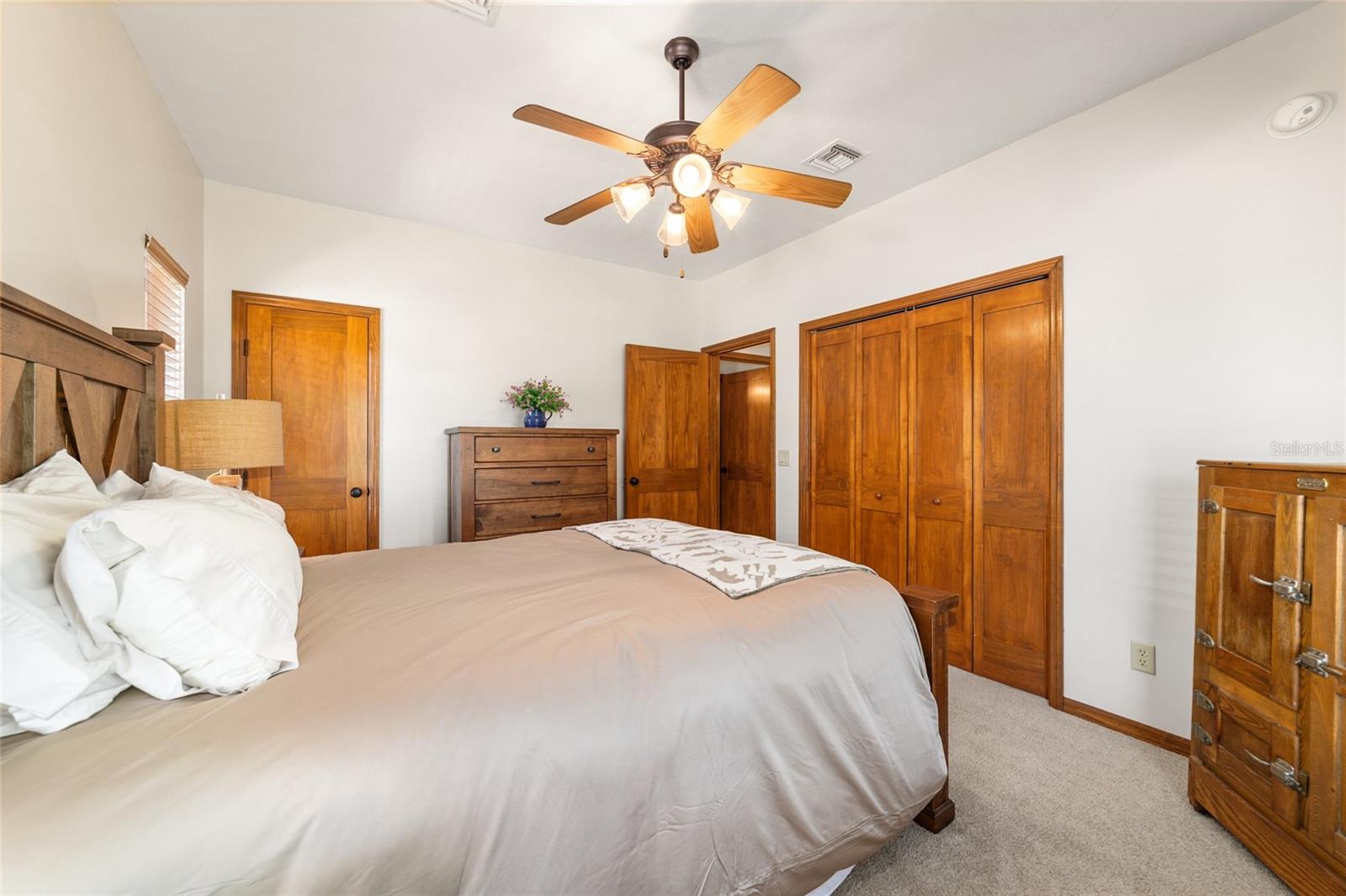 Listing photo id 35 for 20005 135th Avenue