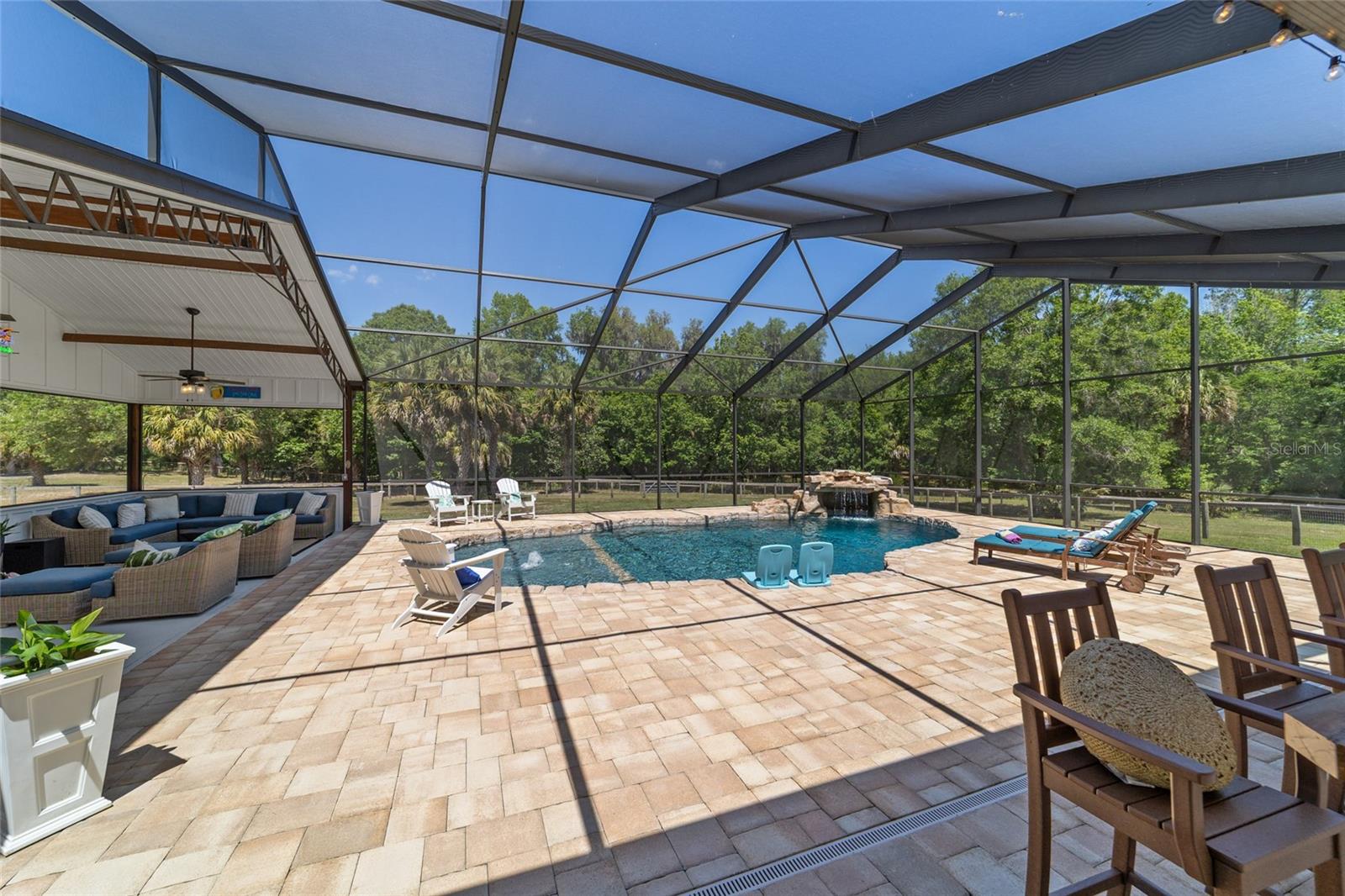 Listing photo id 44 for 20005 135th Avenue