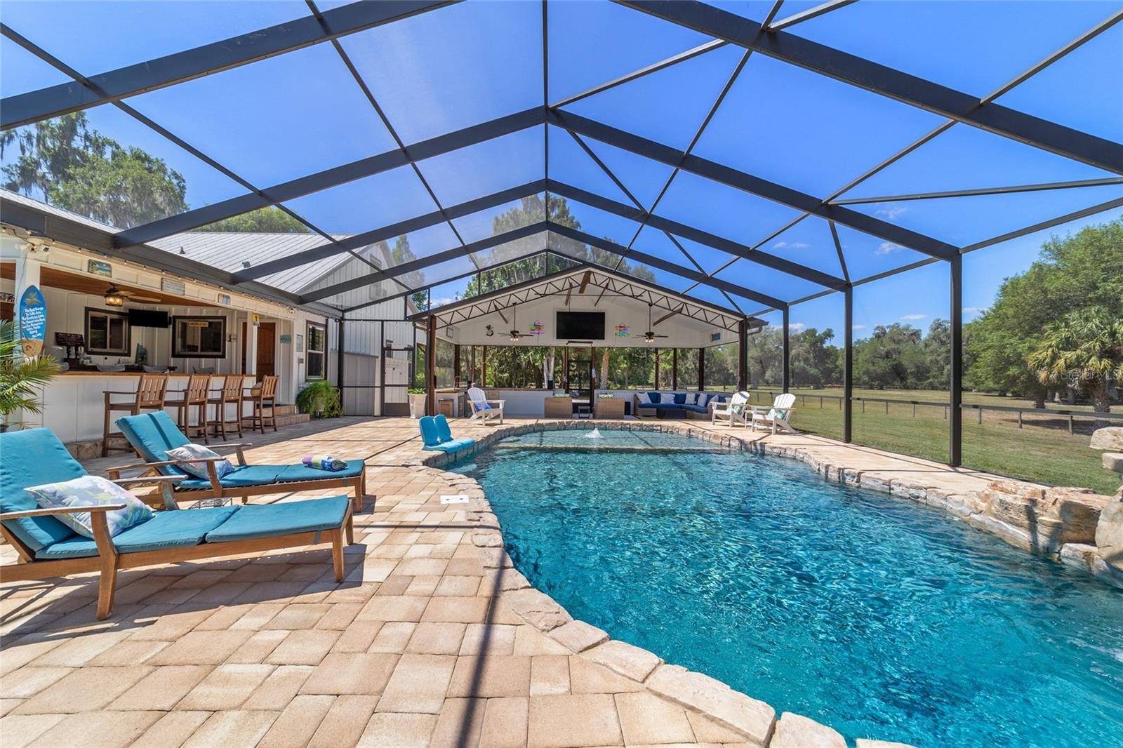 Listing photo id 46 for 20005 135th Avenue