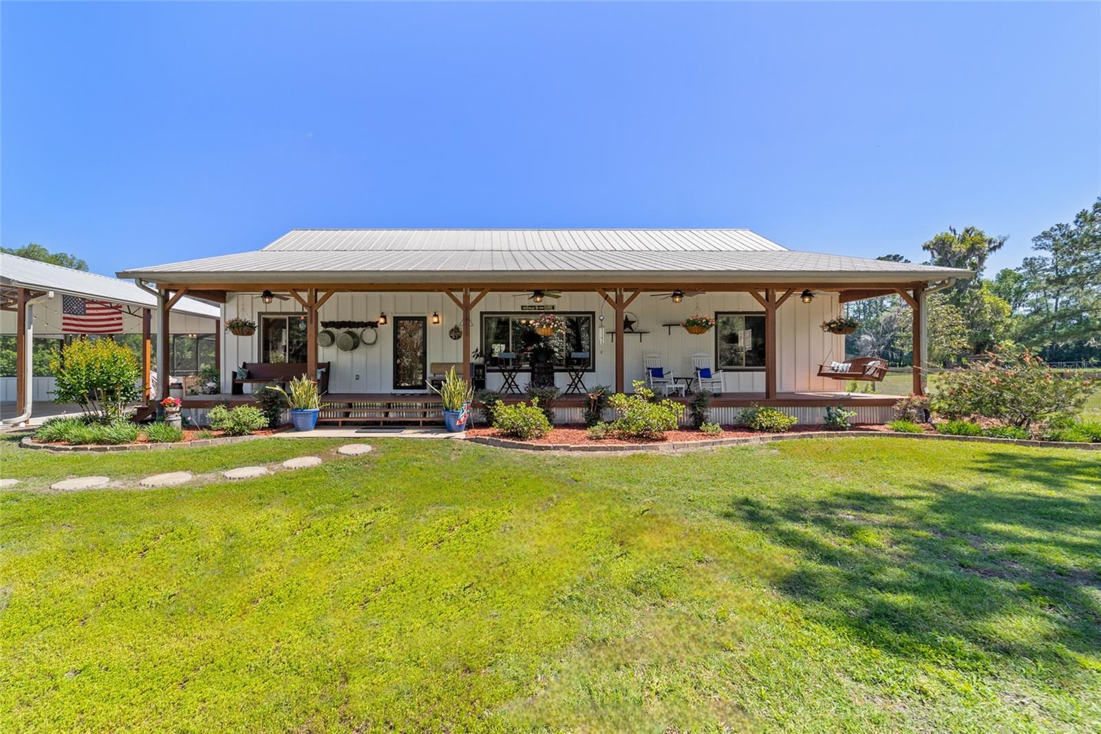 Listing photo id 3 for 20005 135th Avenue