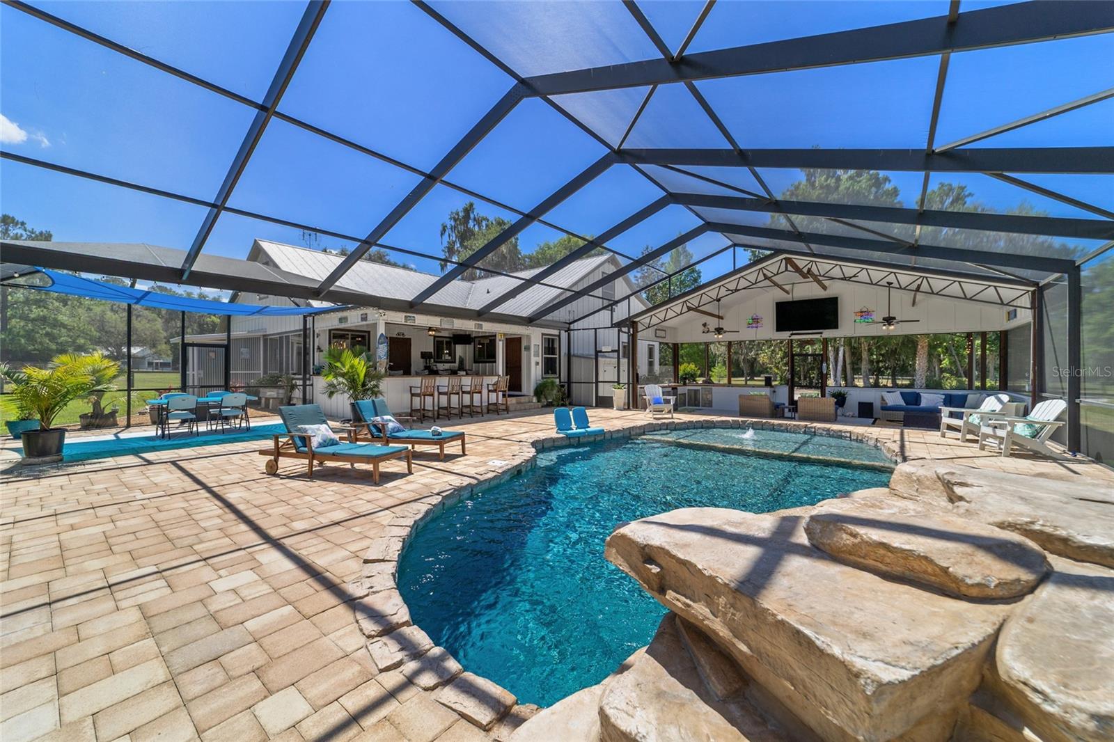 Listing photo id 48 for 20005 135th Avenue