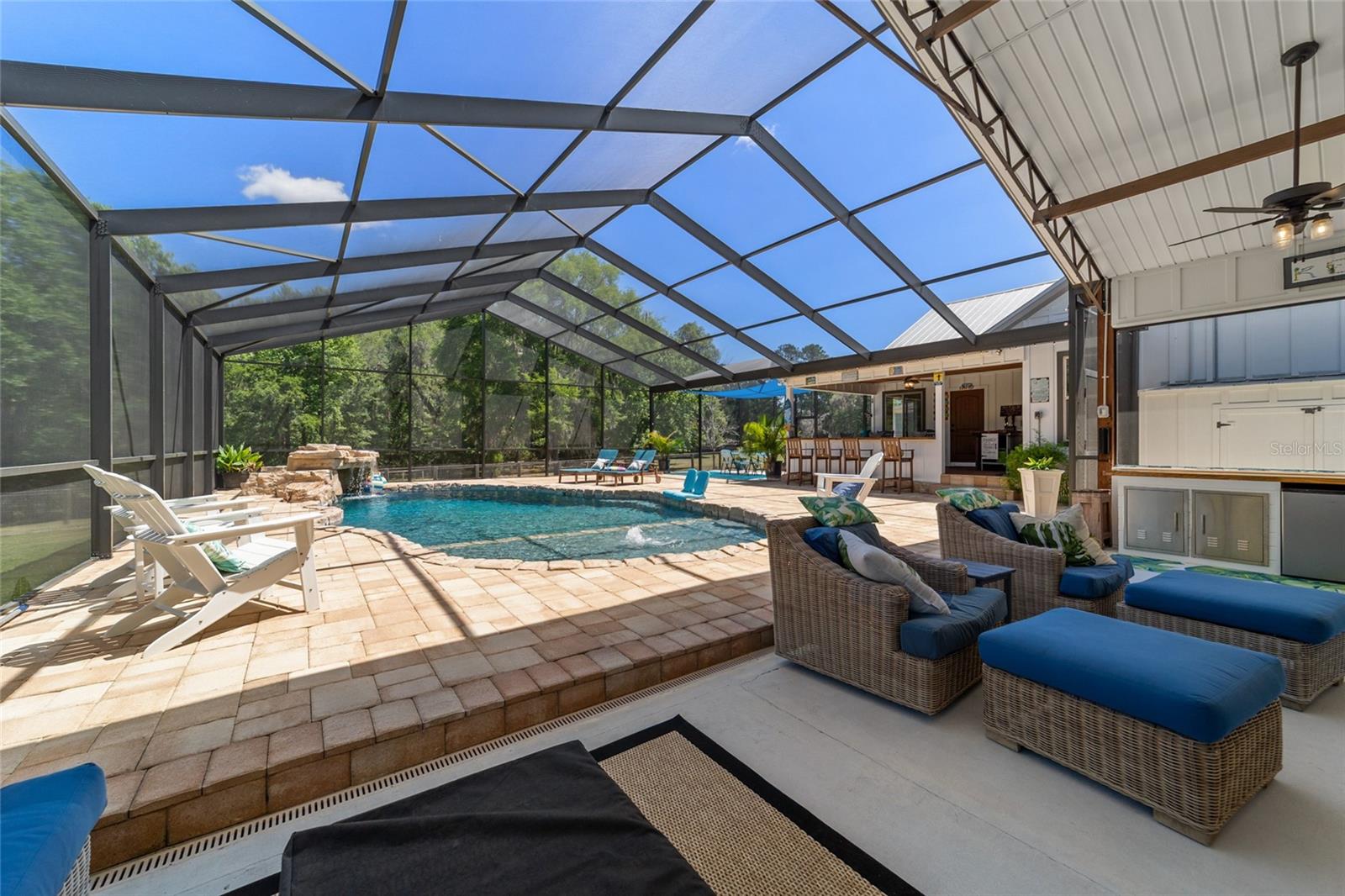 Listing photo id 52 for 20005 135th Avenue