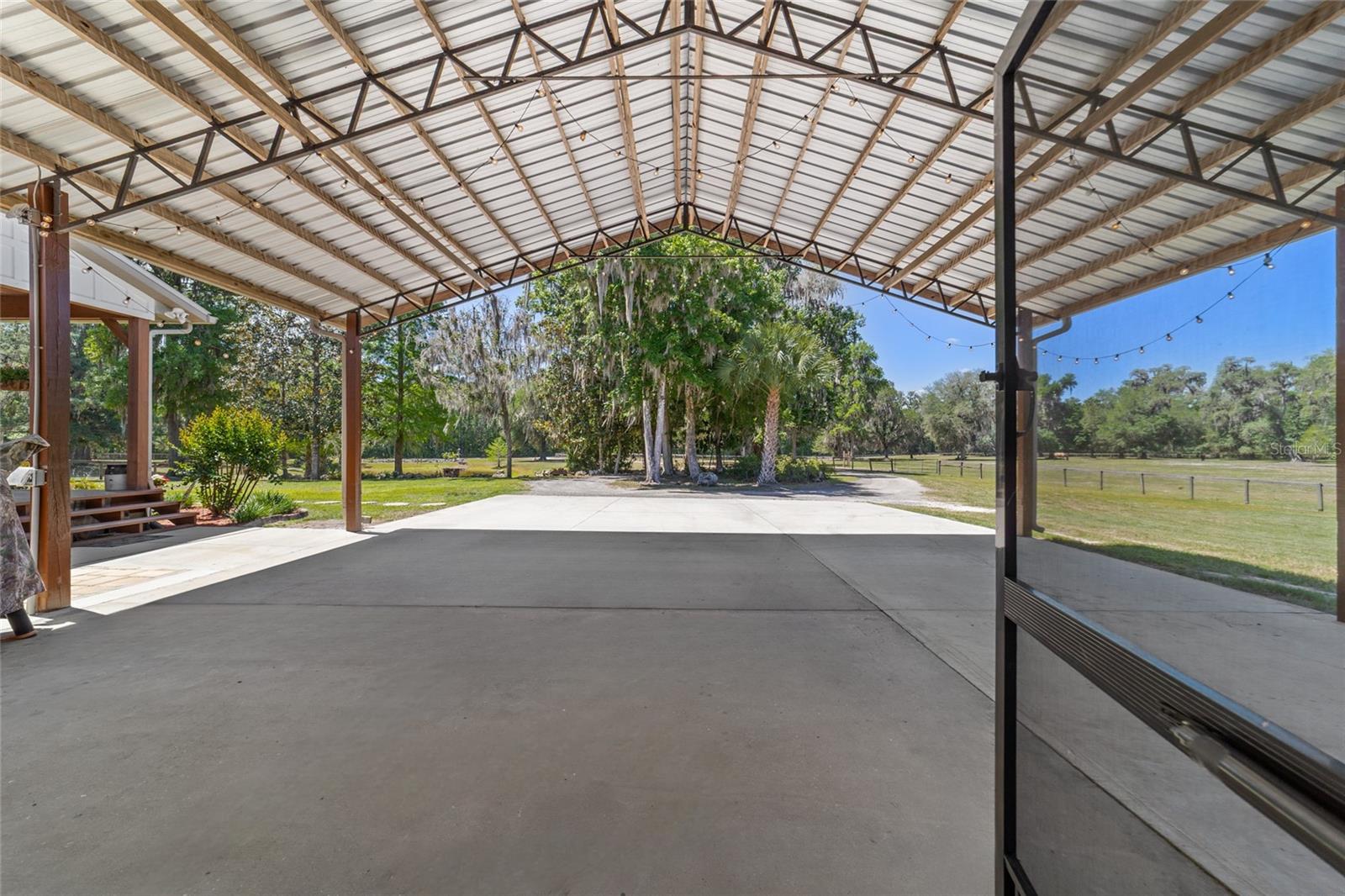 Listing photo id 55 for 20005 135th Avenue