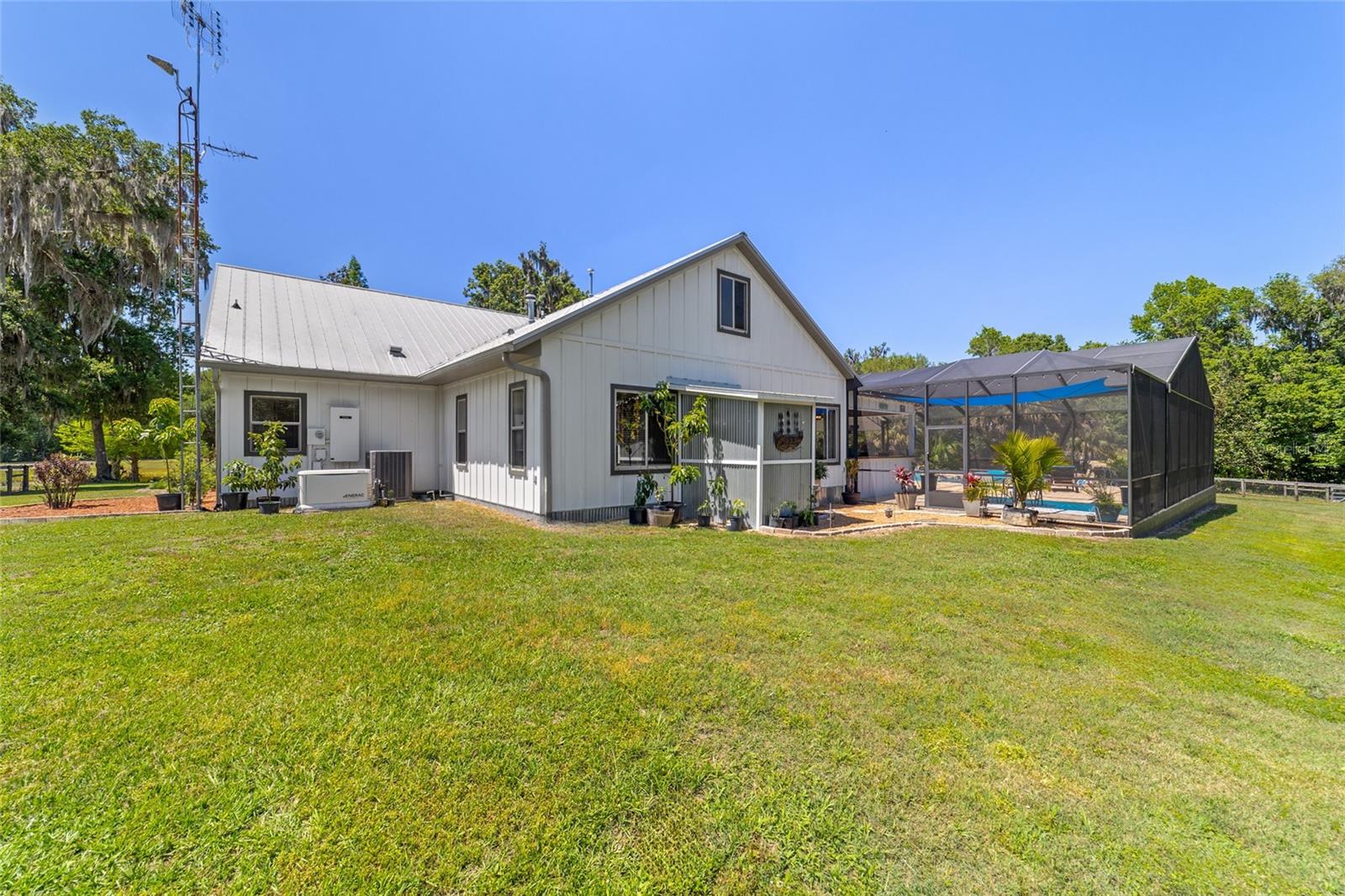 Listing photo id 57 for 20005 135th Avenue