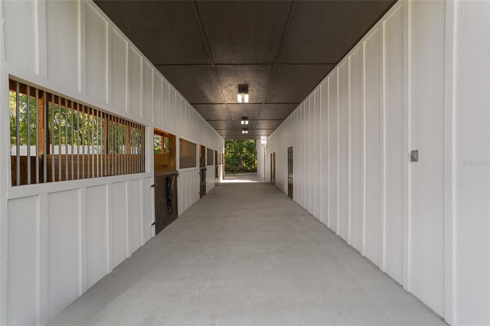 Listing photo id 66 for 20005 135th Avenue