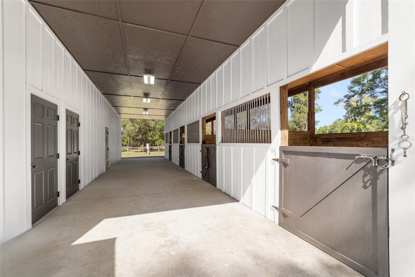 Listing photo id 69 for 20005 135th Avenue