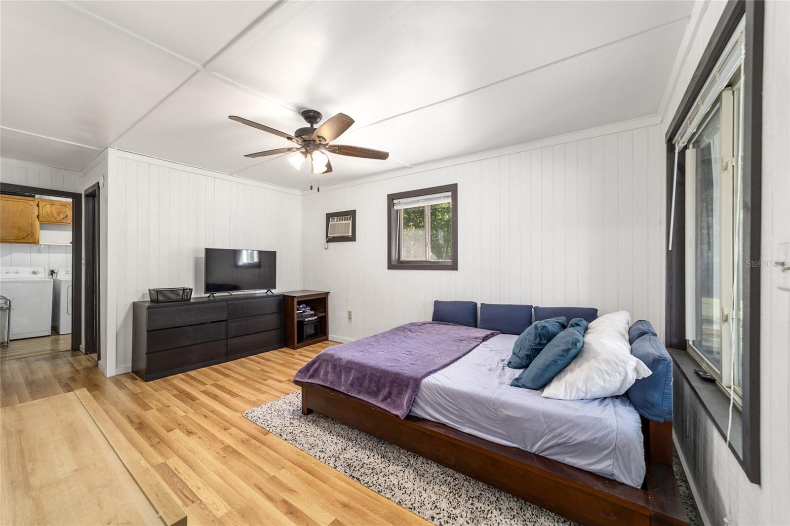 Listing photo id 74 for 20005 135th Avenue