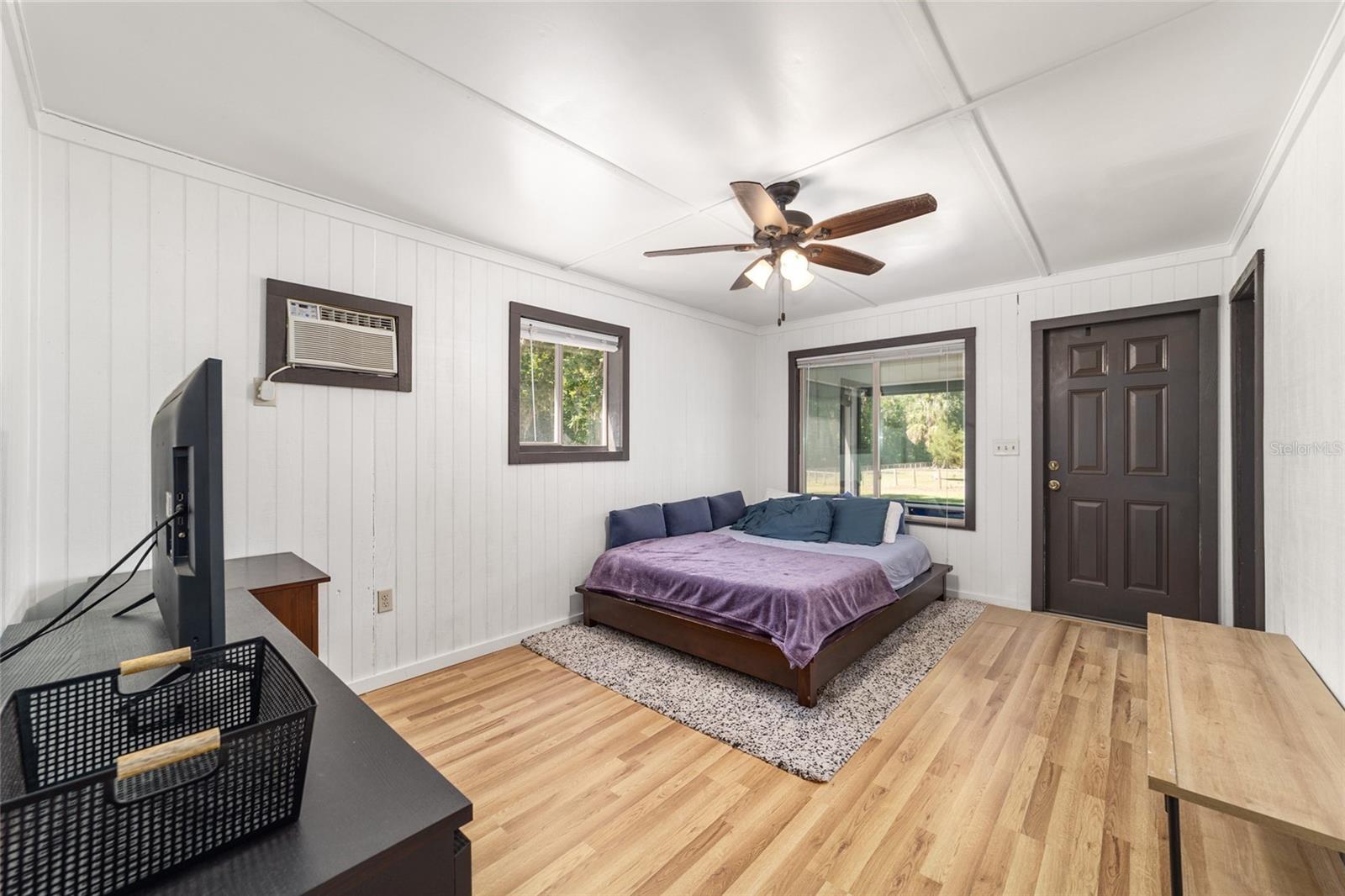 Listing photo id 75 for 20005 135th Avenue