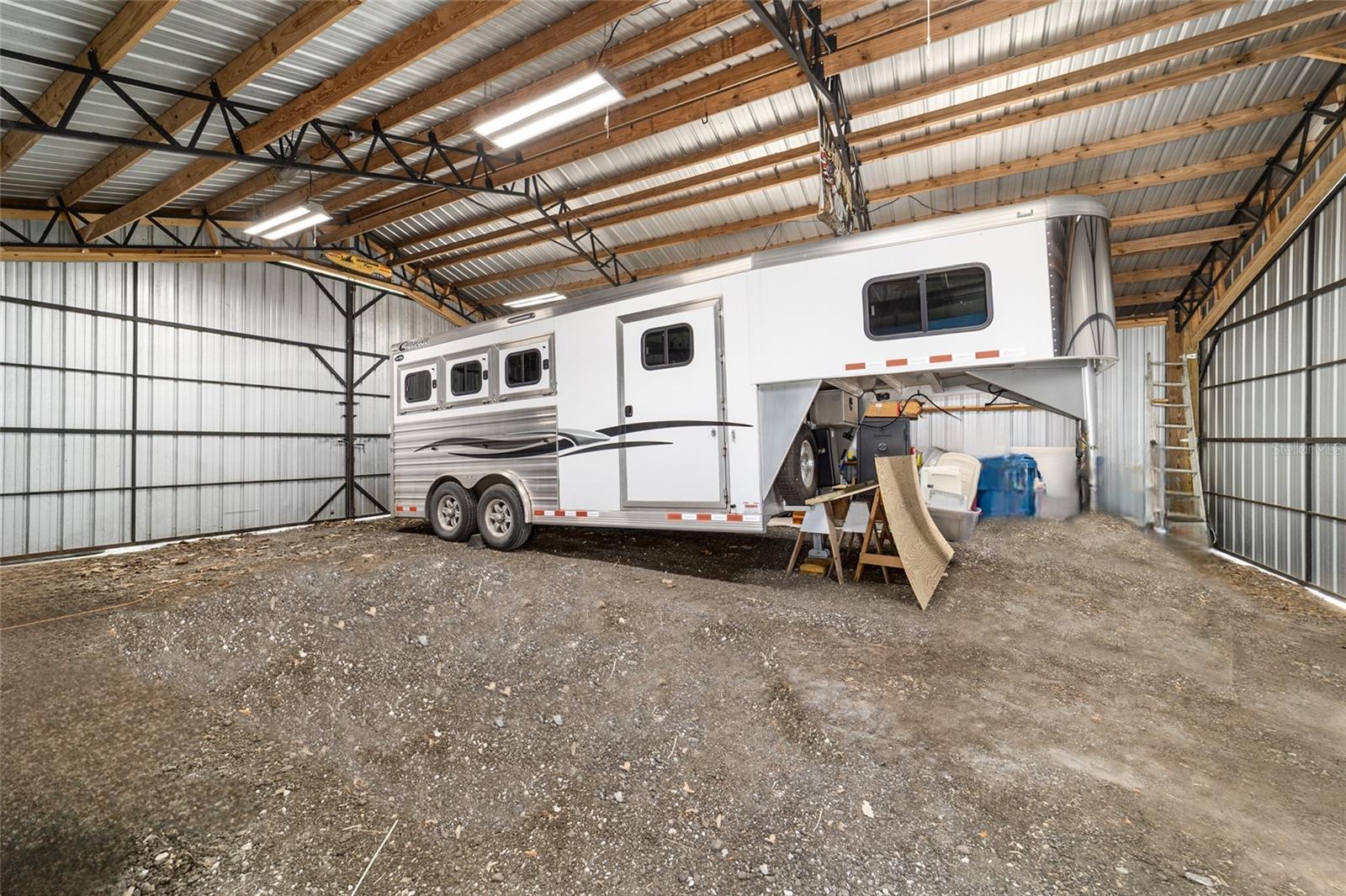 Listing photo id 79 for 20005 135th Avenue