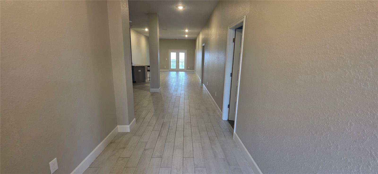 Image 4 of 21 For 3107 46th Avenue