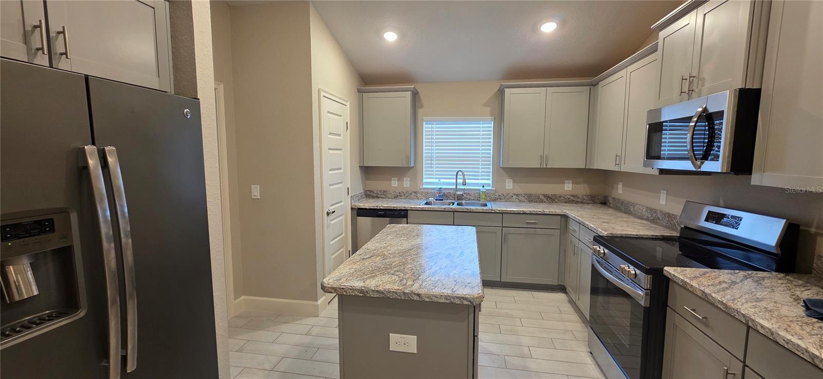 Image 5 of 21 For 3107 46th Avenue