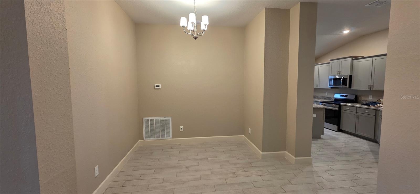 Image 7 of 21 For 3107 46th Avenue