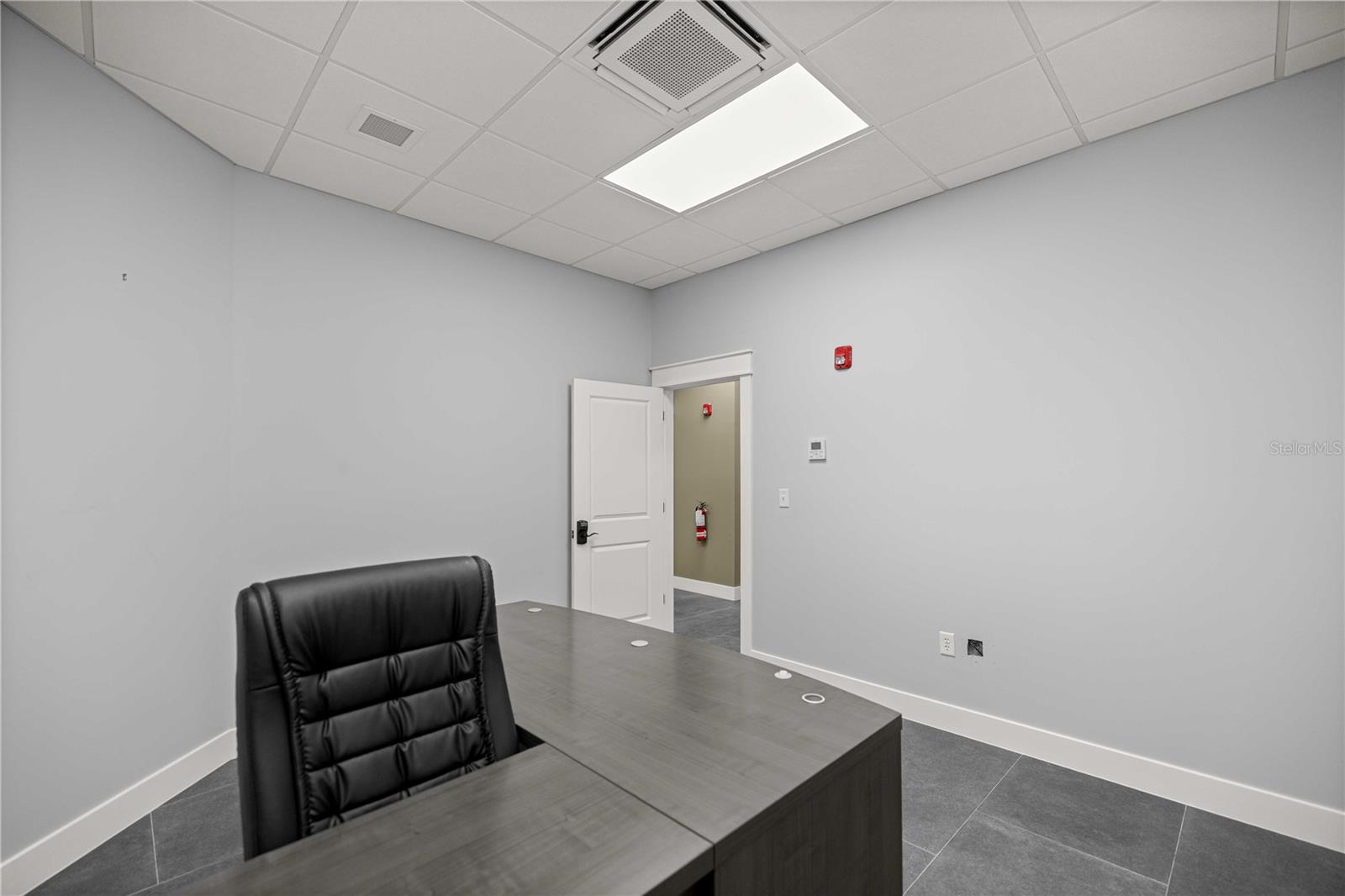 Image 11 of 31 For 18 Magnolia Avenue