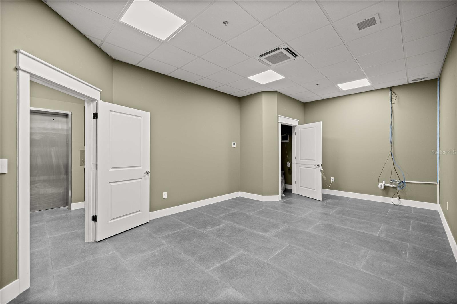 Image 14 of 31 For 18 Magnolia Avenue