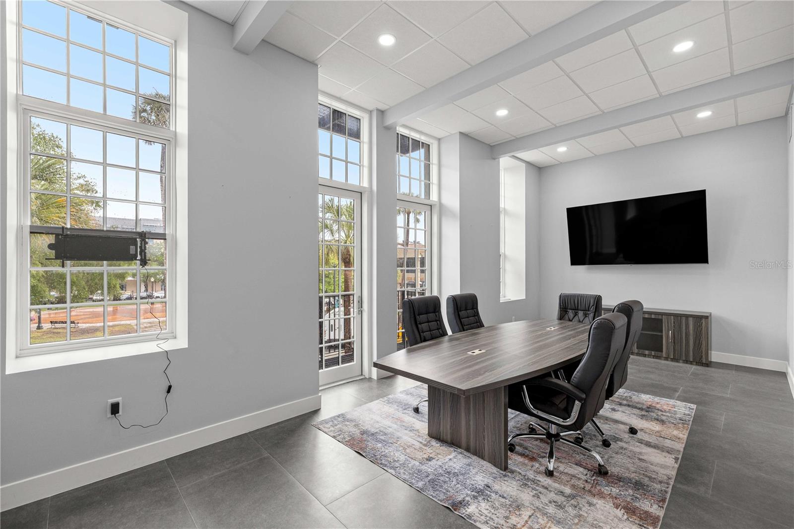 Image 19 of 31 For 18 Magnolia Avenue