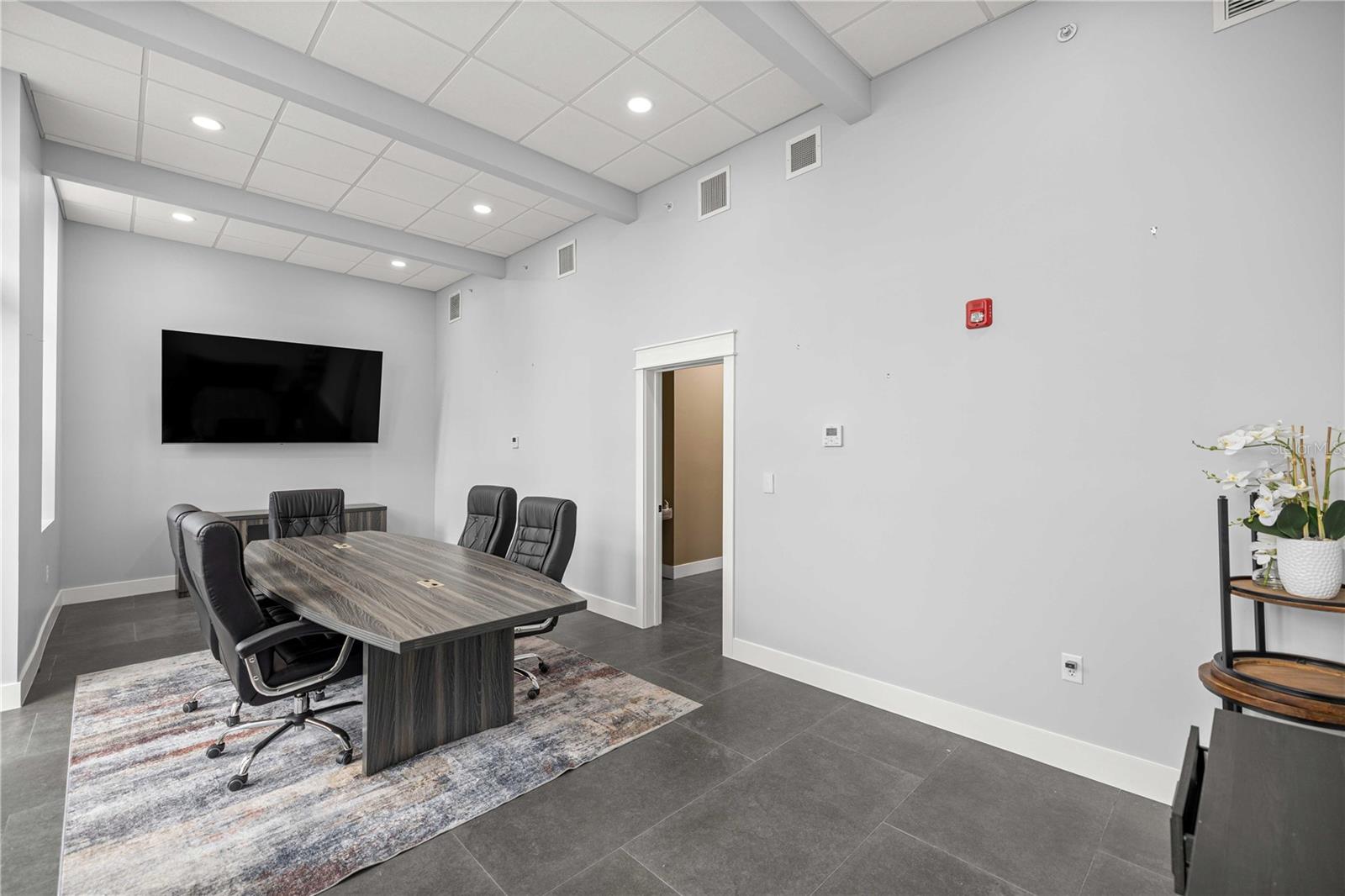 Image 20 of 31 For 18 Magnolia Avenue