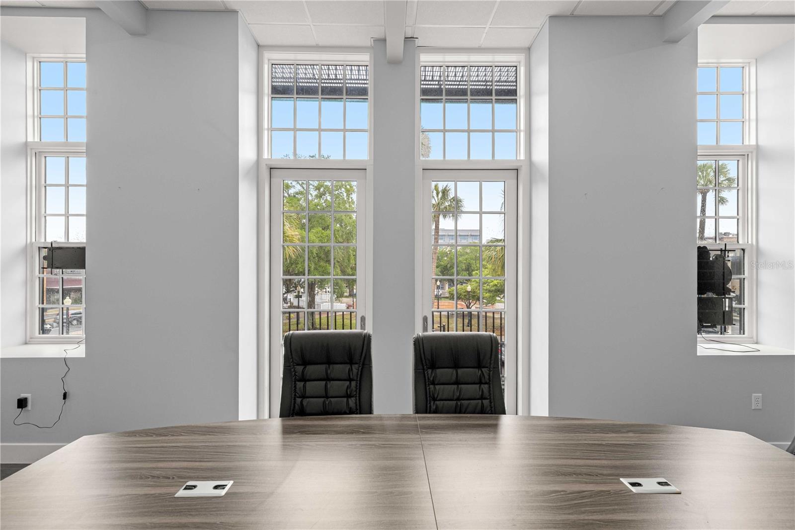 Image 22 of 31 For 18 Magnolia Avenue