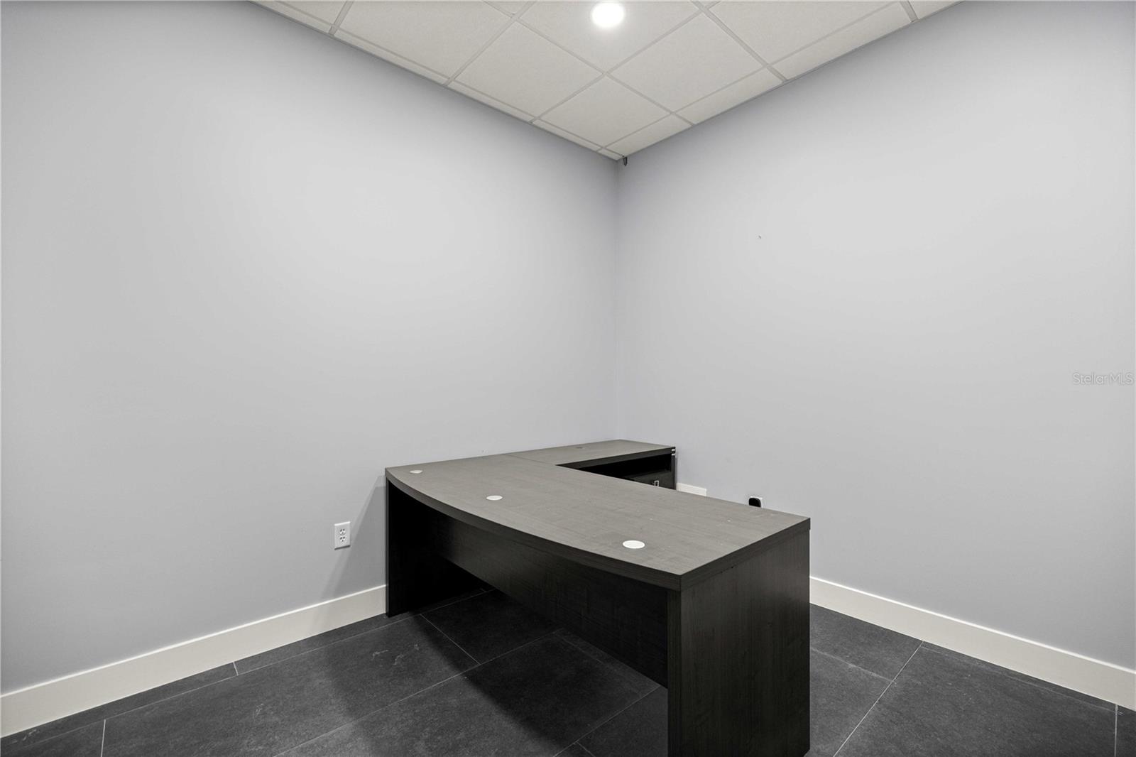 Image 23 of 31 For 18 Magnolia Avenue