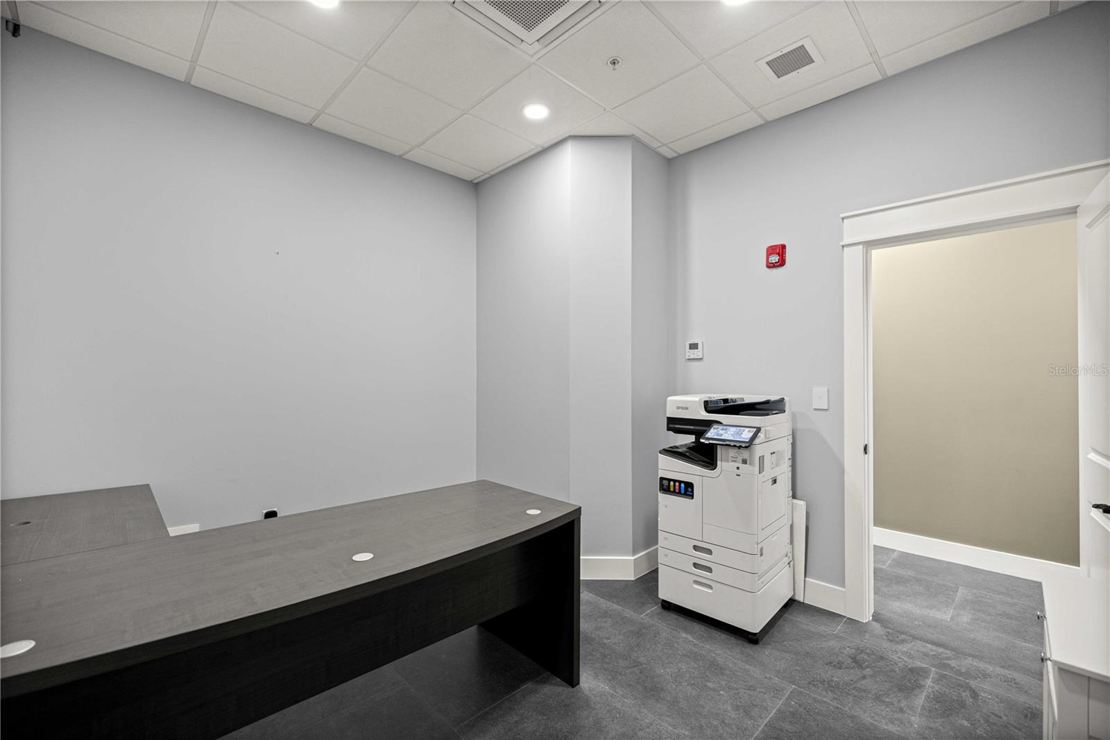 Image 24 of 31 For 18 Magnolia Avenue