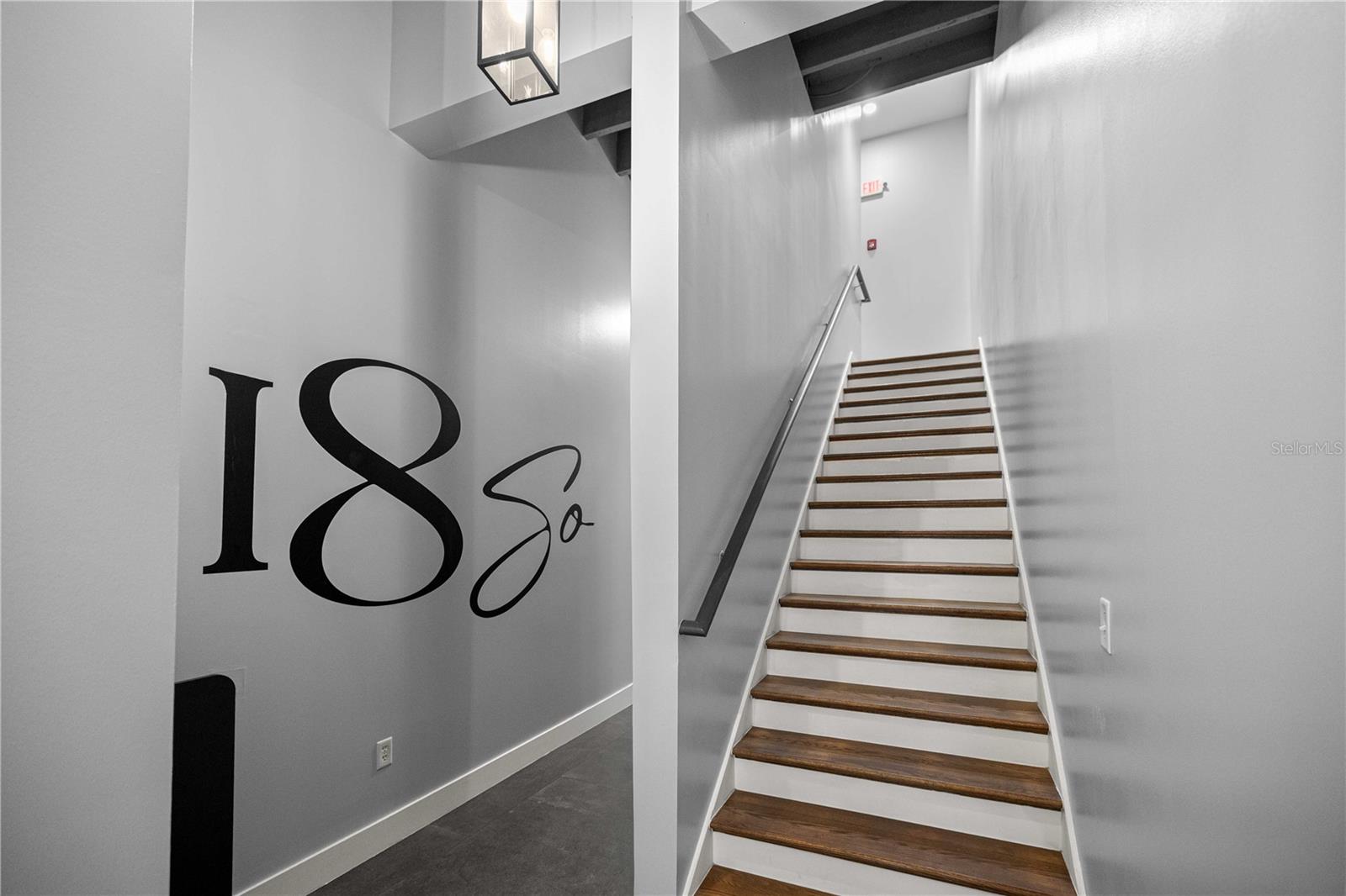 Image 4 of 31 For 18 Magnolia Avenue