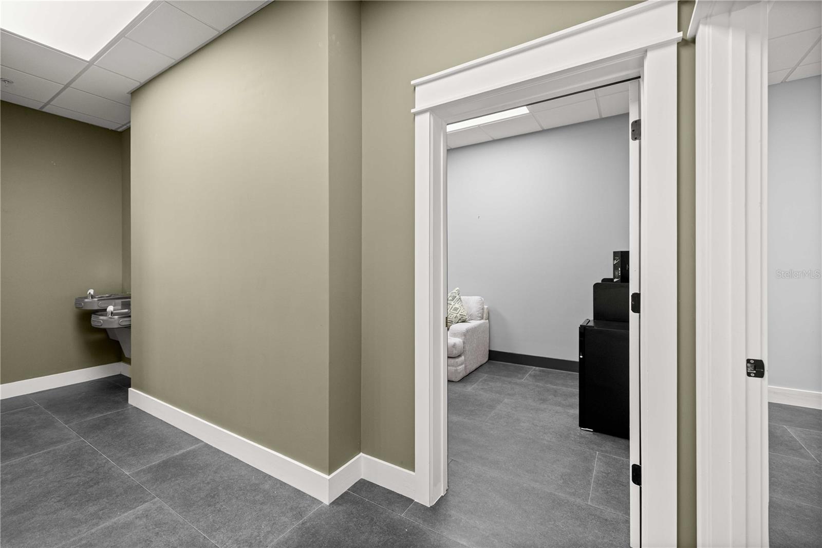 Image 7 of 31 For 18 Magnolia Avenue