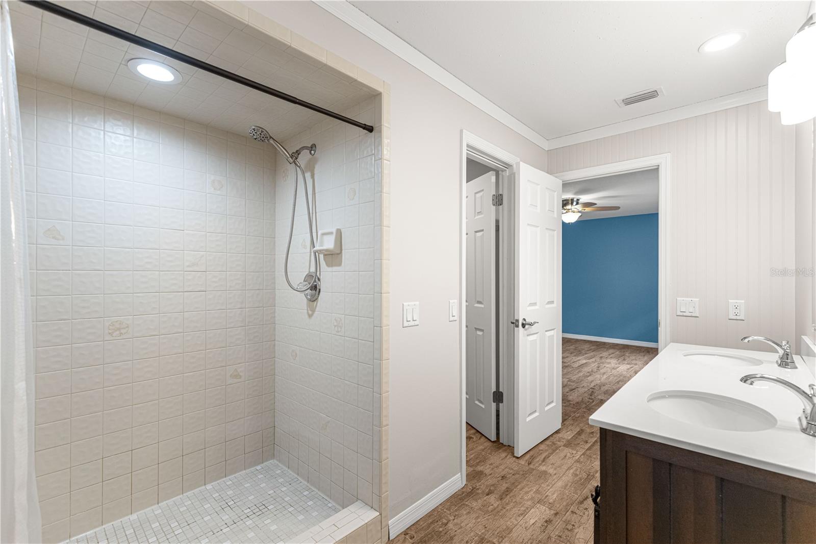 Image 20 of 39 For 4350 46th Street