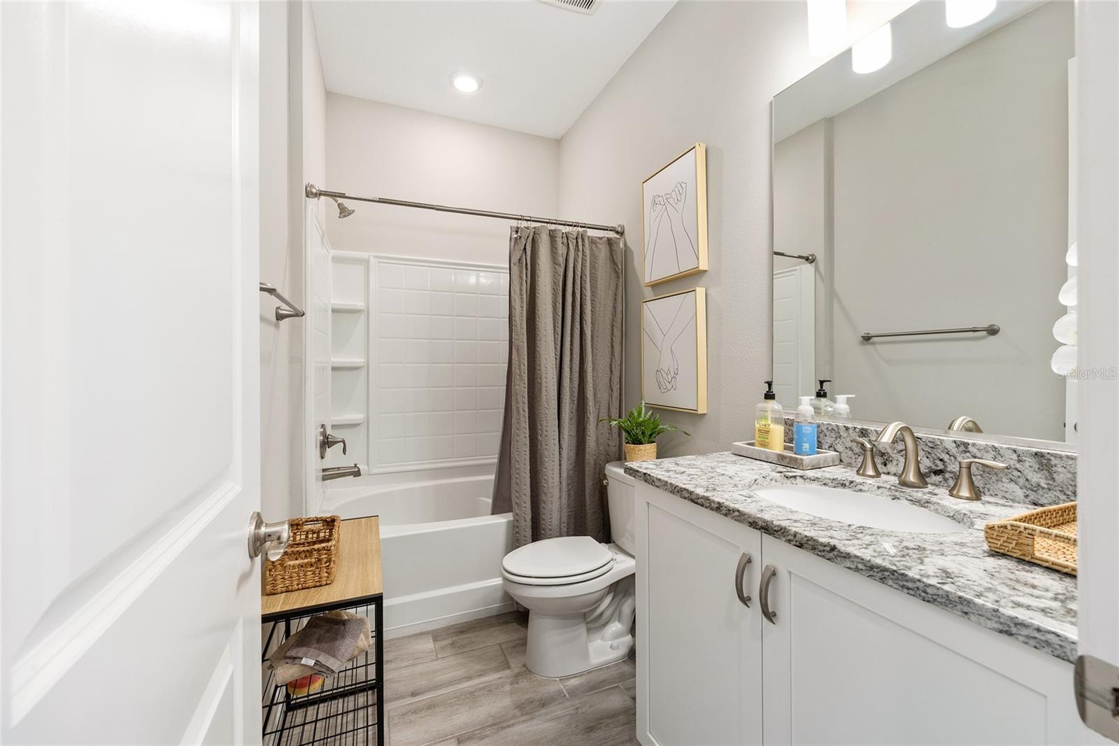 Image 30 of 89 For 4537 53rd Court