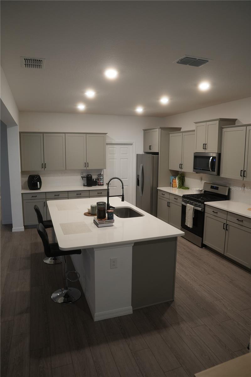 Image 6 of 11 For 6329 75th Avenue Road