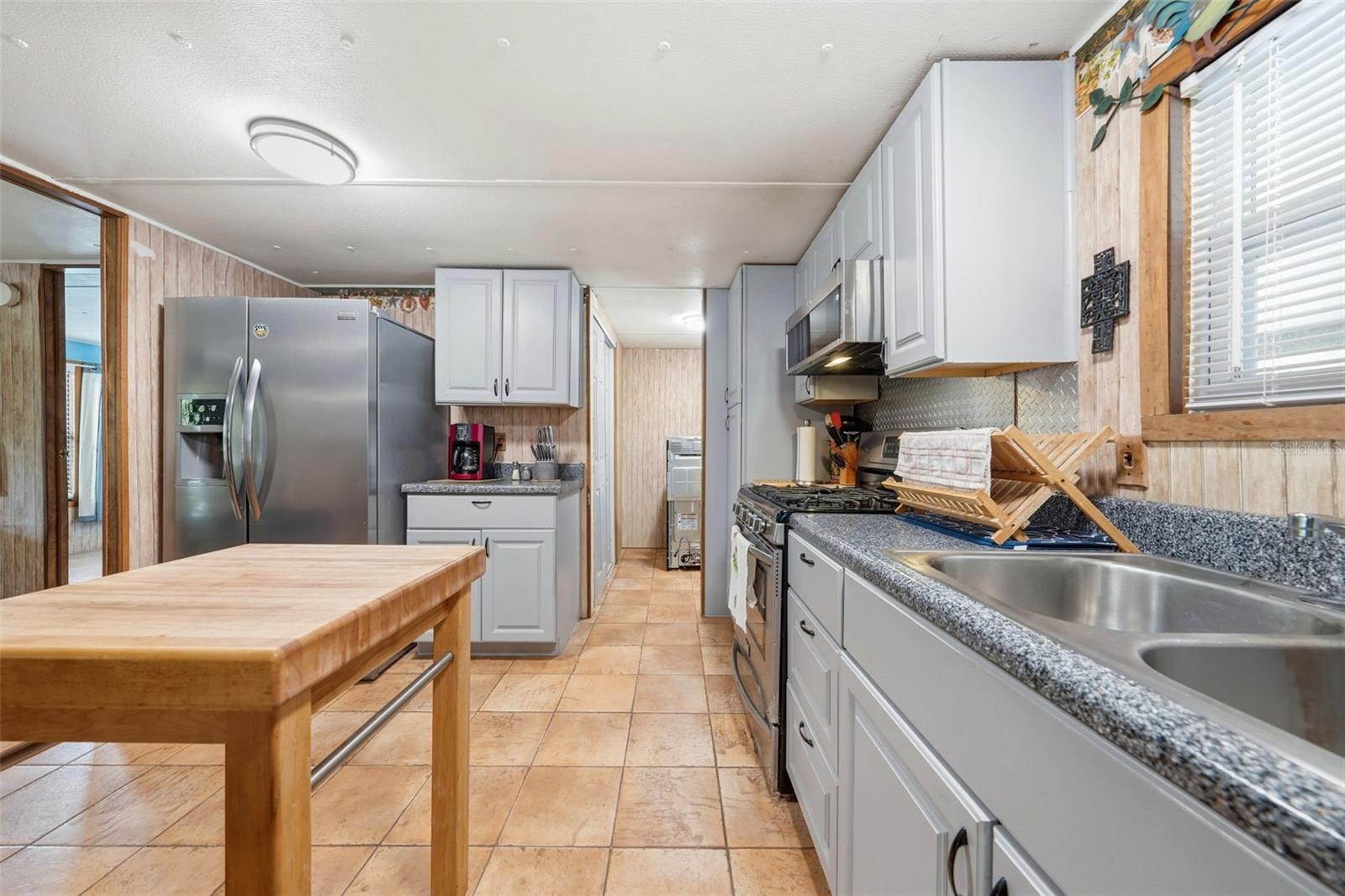 Image 14 of 42 For 7003 Sedan Court