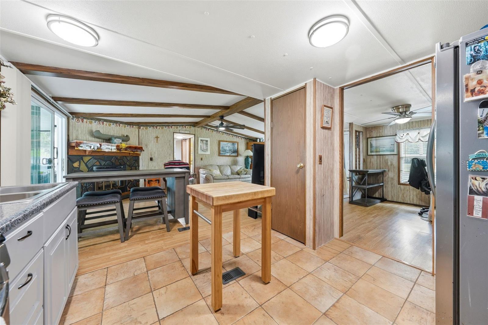 Image 17 of 42 For 7003 Sedan Court