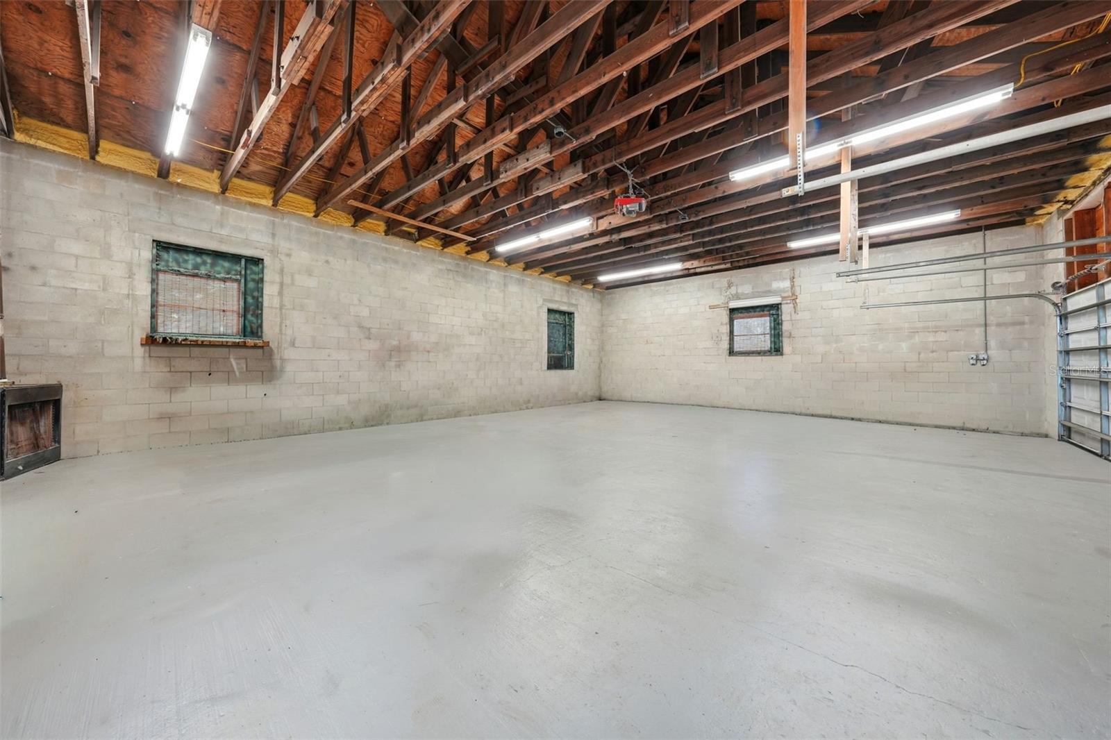 Image 32 of 42 For 7003 Sedan Court