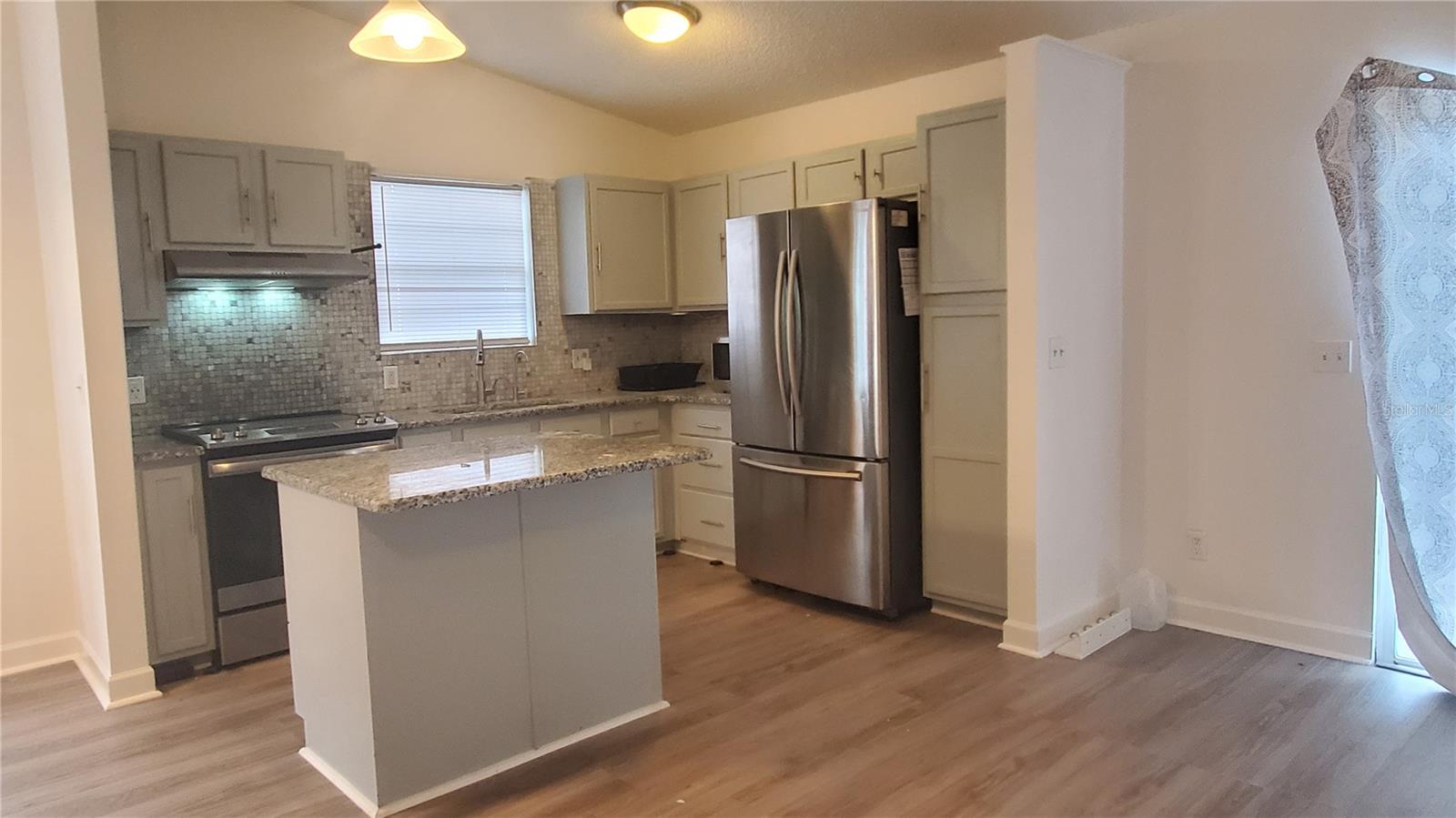 Image 25 of 36 For 1981 Frenzel Drive