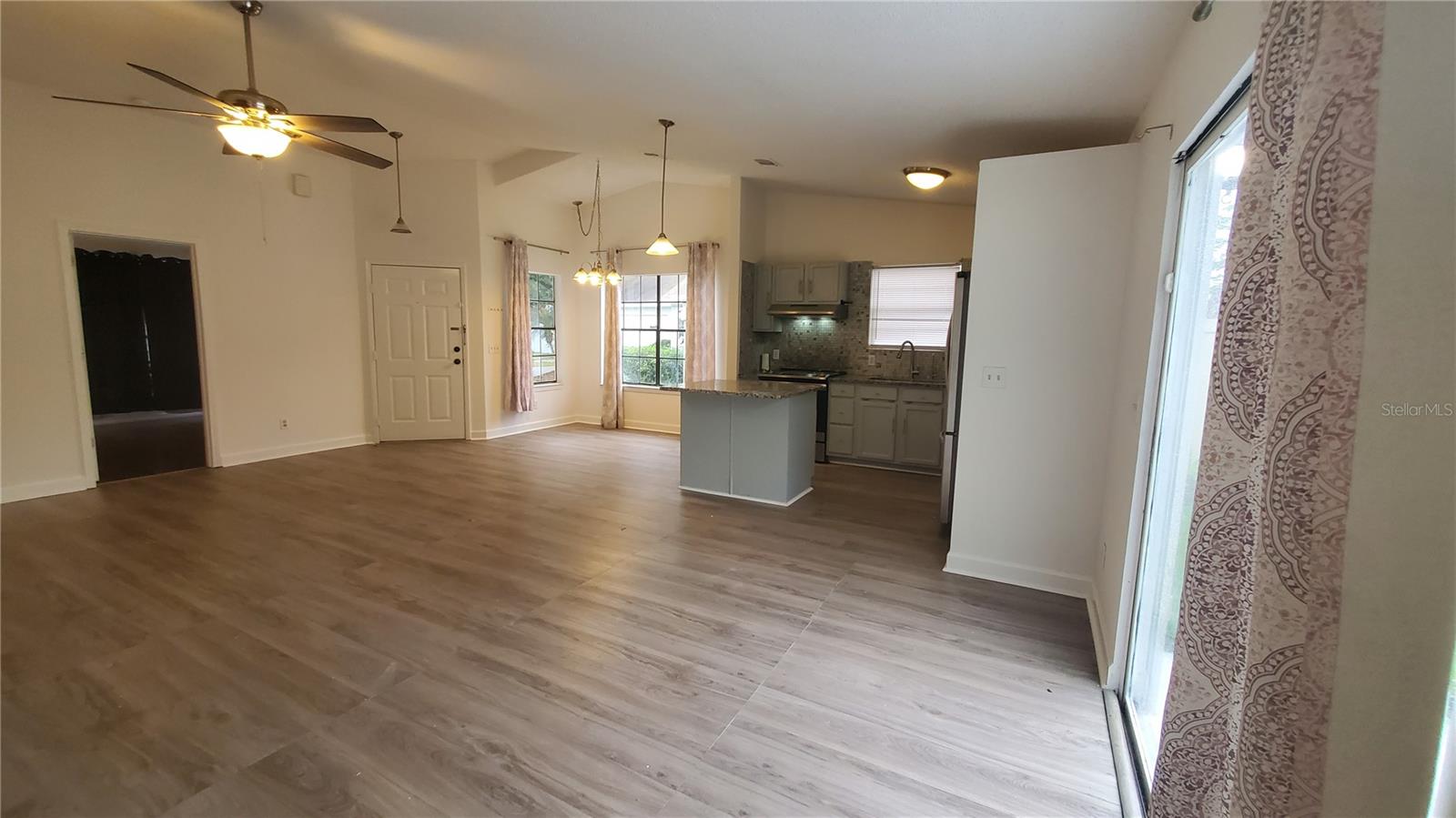 Image 5 of 36 For 1981 Frenzel Drive