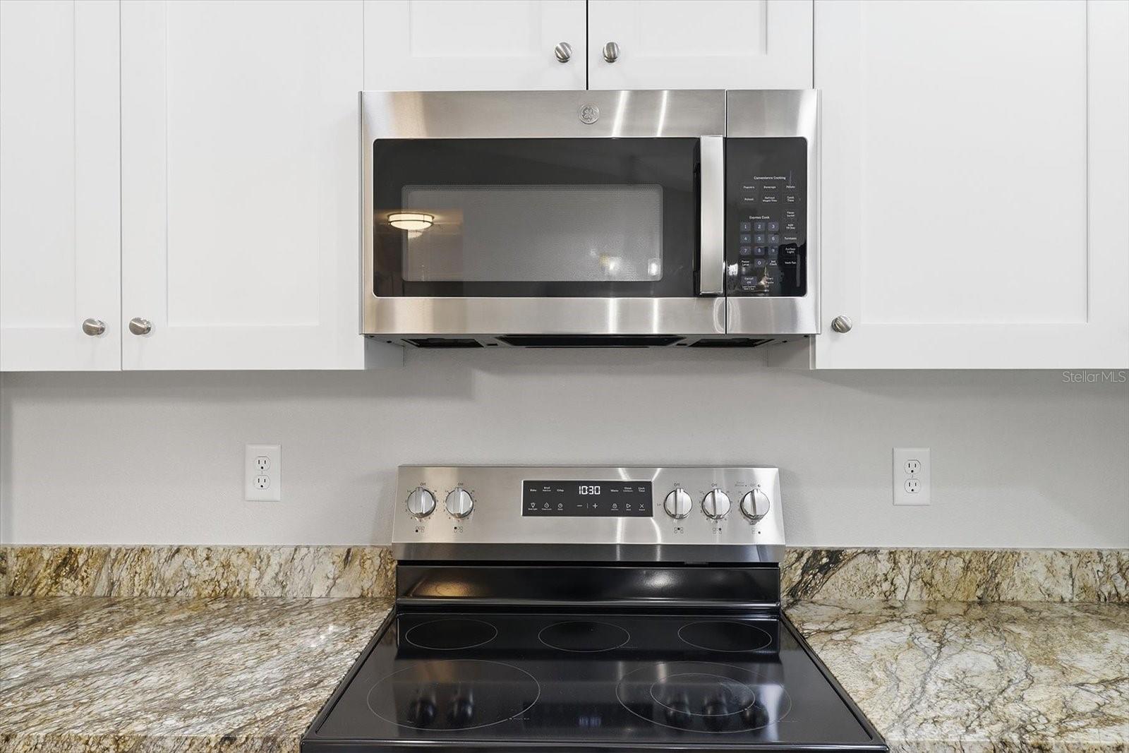 Listing photo id 8 for 8593 Fauci Point