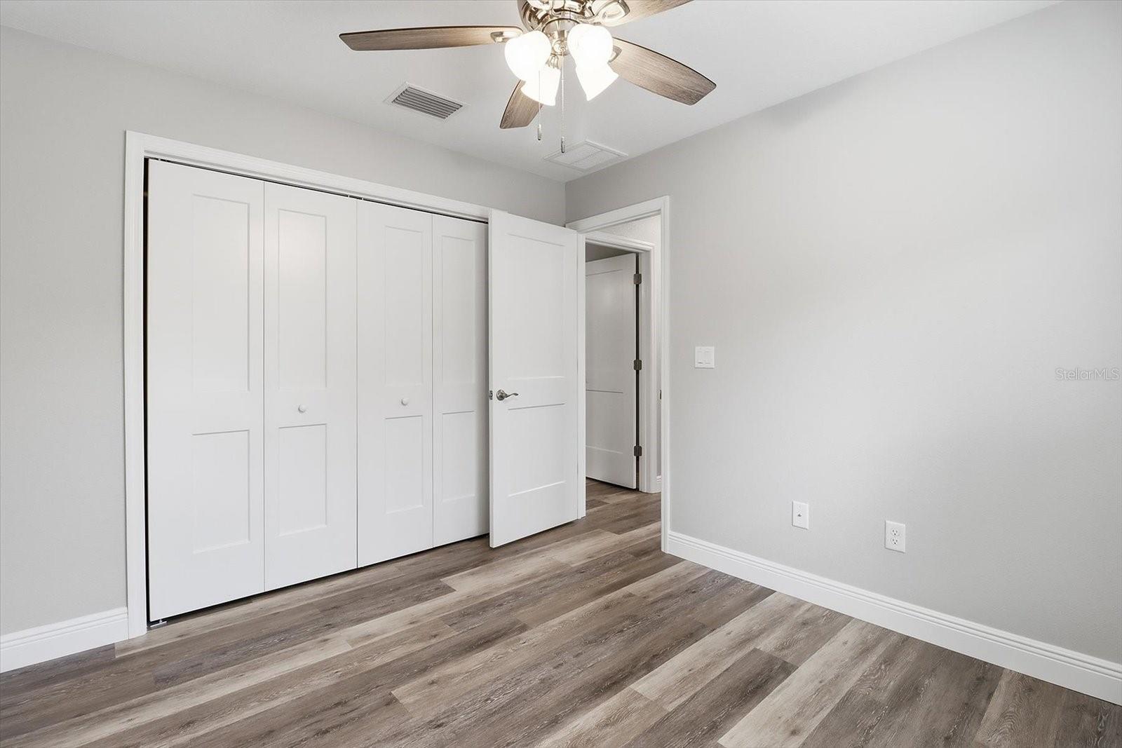 Listing photo id 19 for 8593 Fauci Point