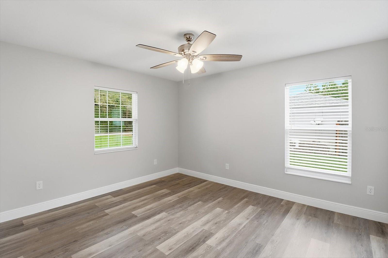 Listing photo id 20 for 8593 Fauci Point