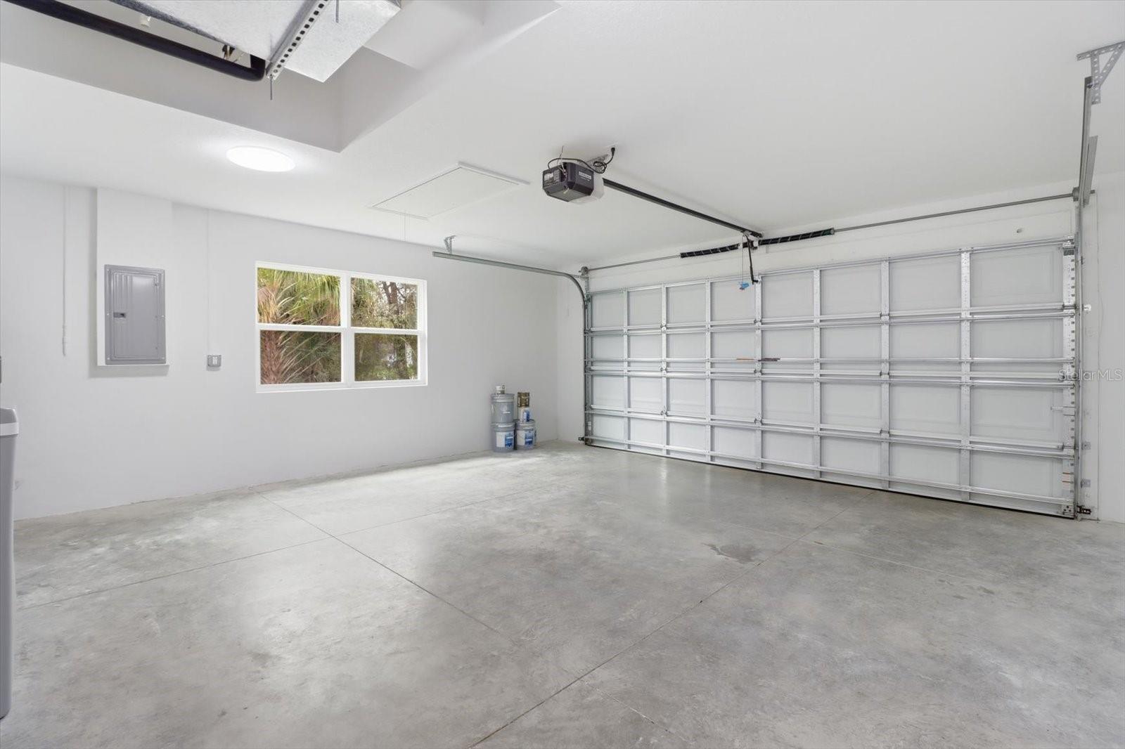 Listing photo id 21 for 8593 Fauci Point