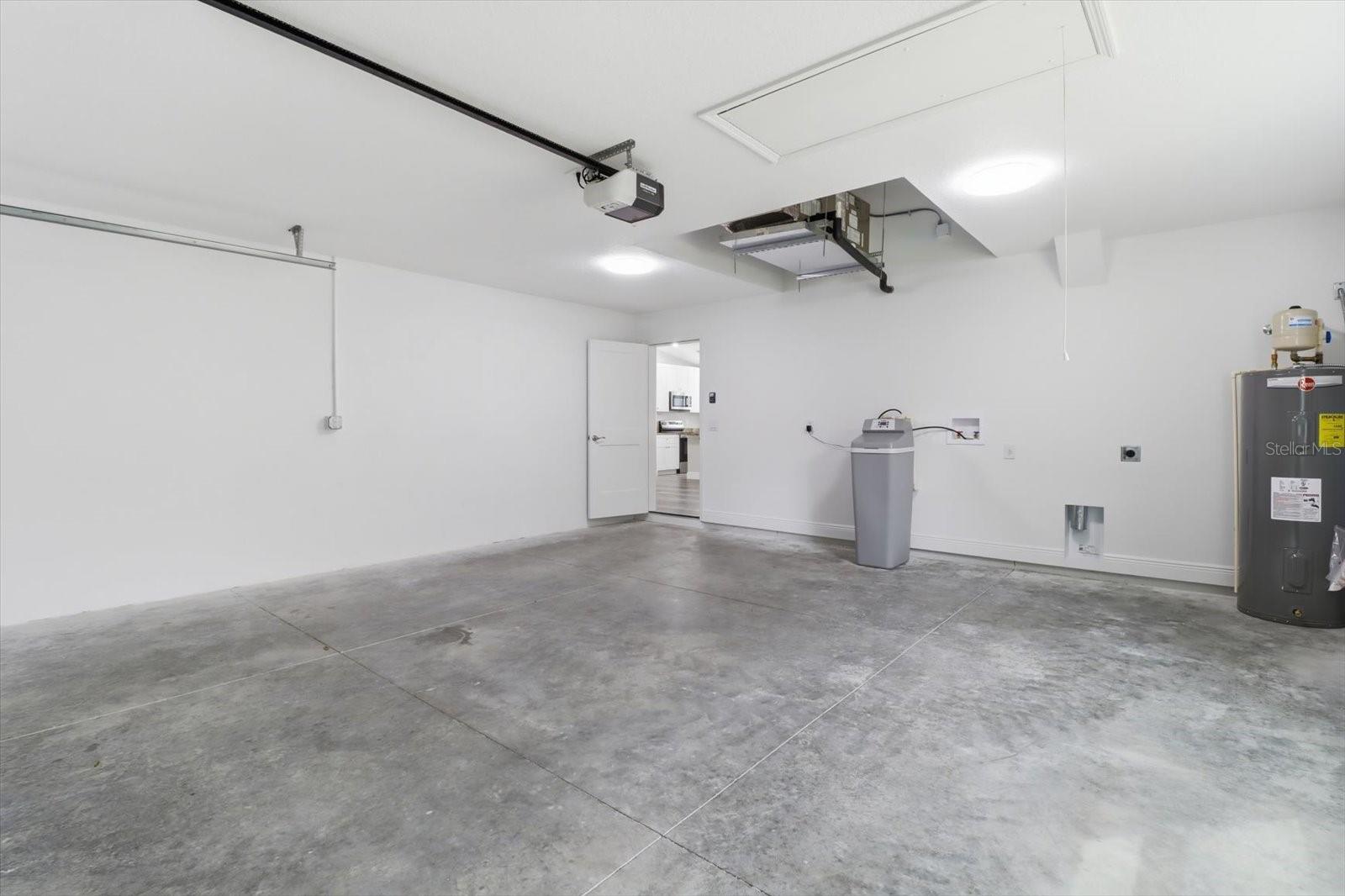 Listing photo id 22 for 8593 Fauci Point