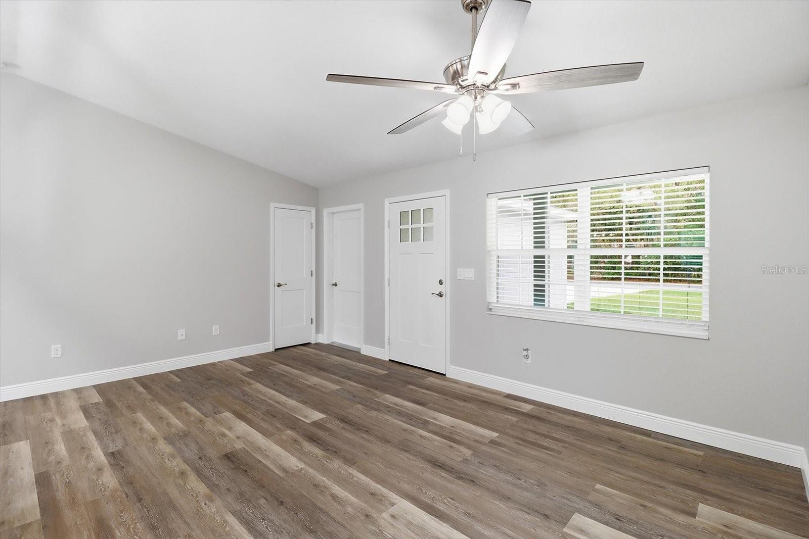 Listing photo id 1 for 8593 Fauci Point