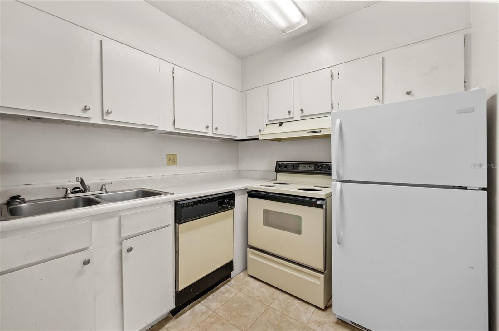 Image 11 of 29 For 6519 Newberry Road 1111