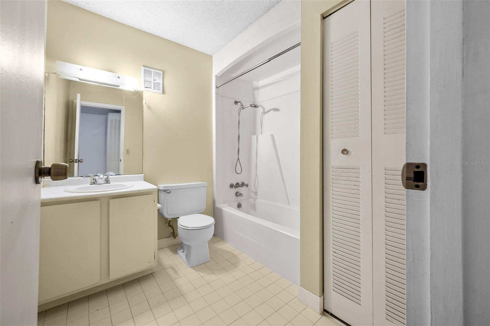 Image 16 of 29 For 6519 Newberry Road 1111