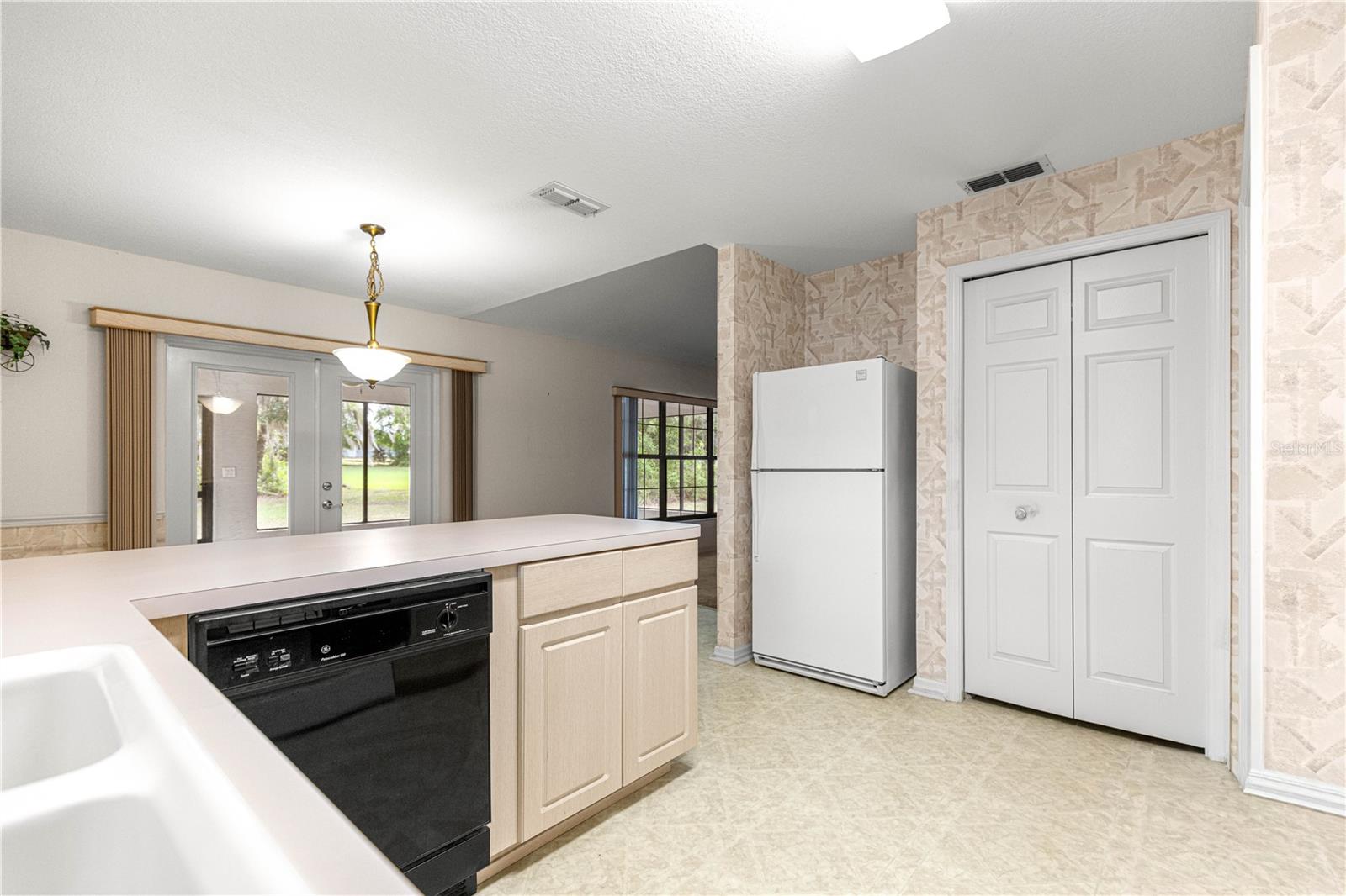 Image 16 of 44 For 4216 32nd Circle