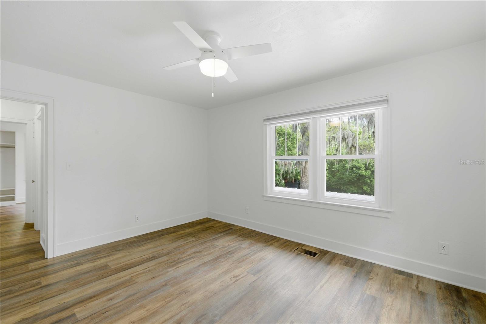 Image 10 of 40 For 923 2nd Street