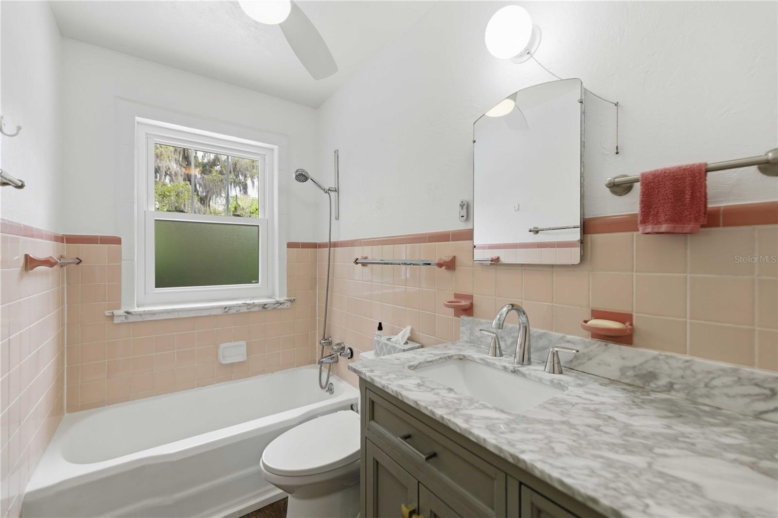 Image 13 of 40 For 923 2nd Street