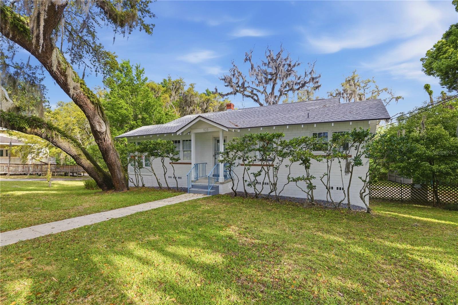 Image 27 of 40 For 923 2nd Street