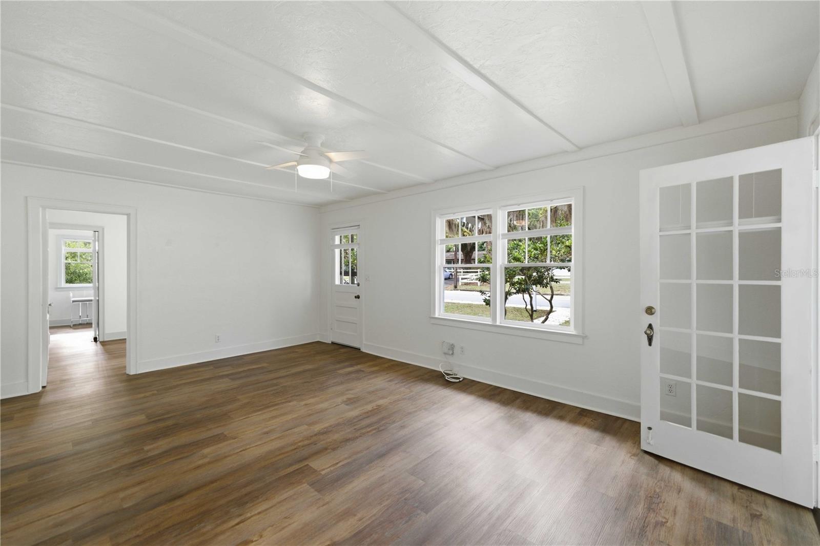 Image 3 of 40 For 923 2nd Street