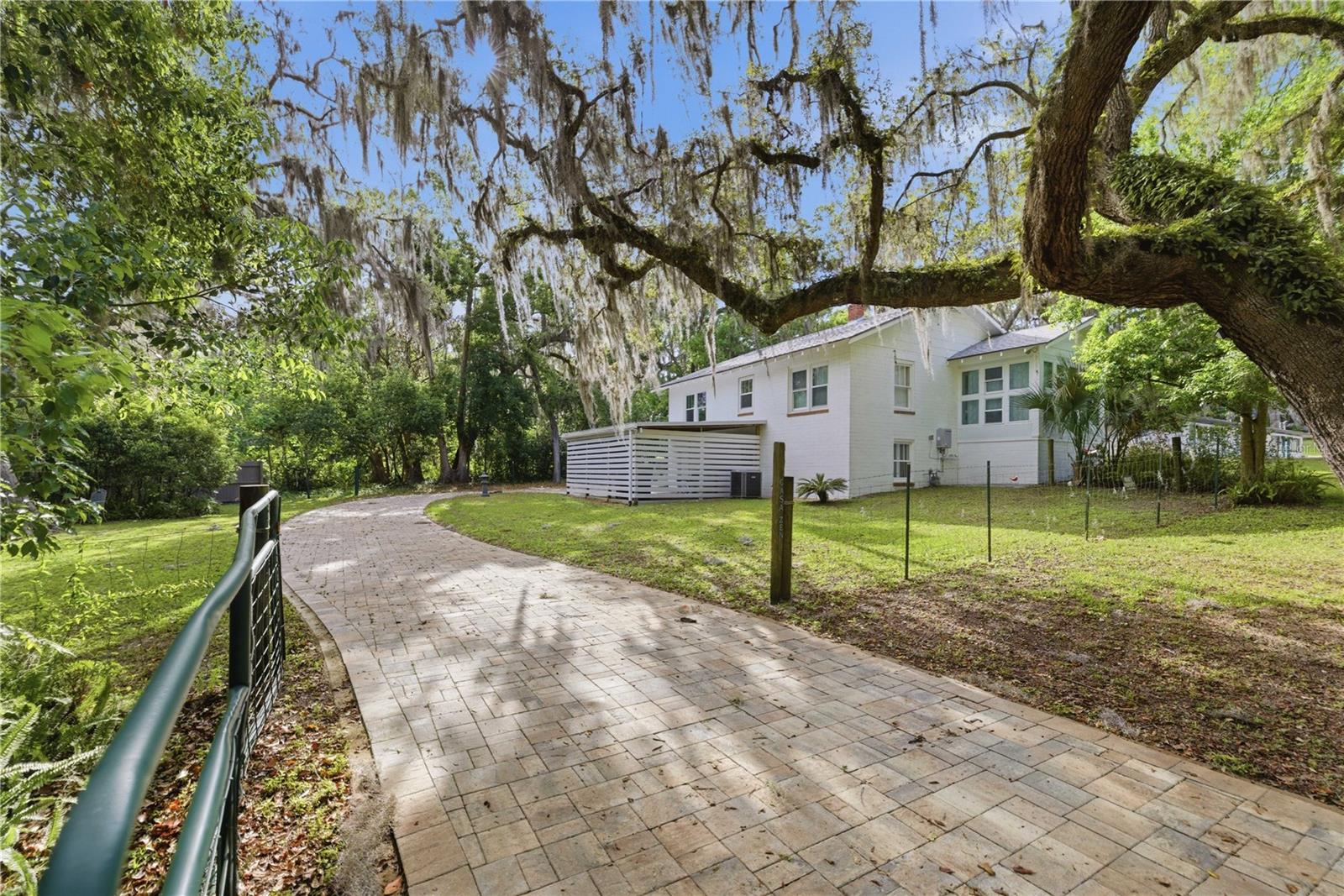 Image 32 of 40 For 923 2nd Street