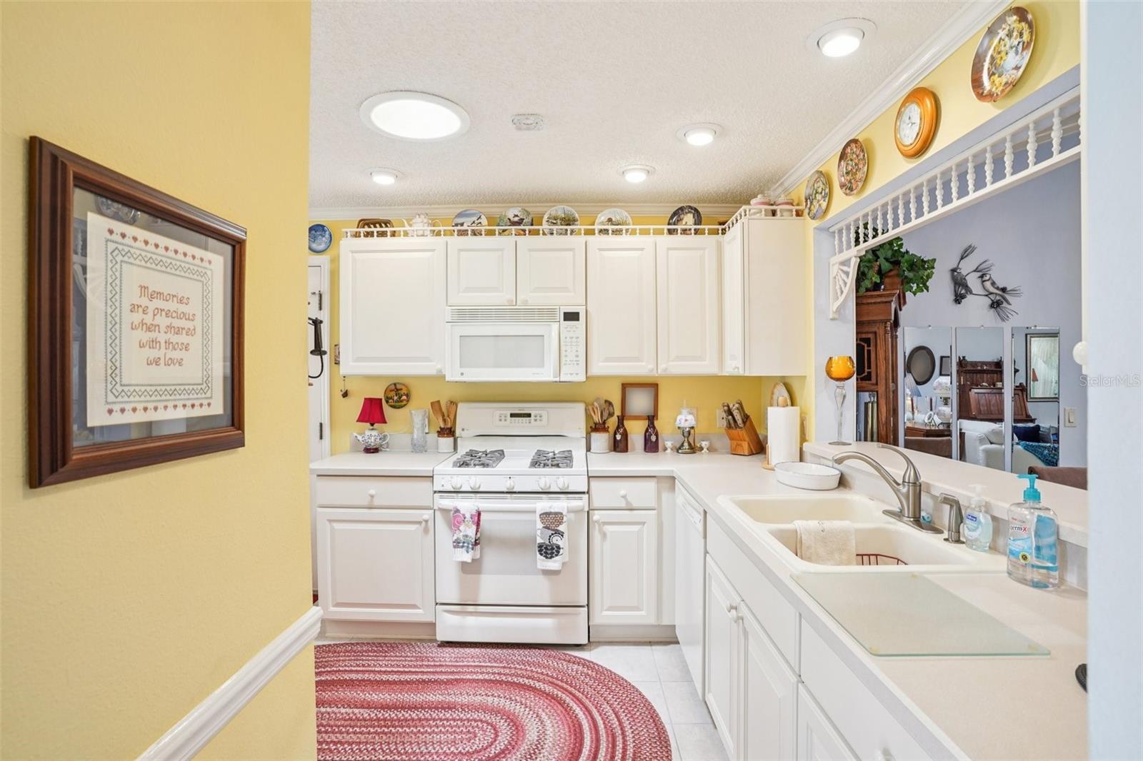 Image 15 of 40 For 9469 176th Saffold Street