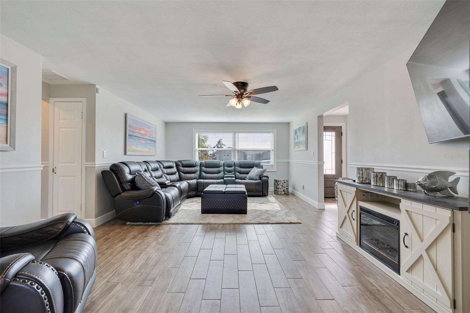 Image 17 of 46 For 242 176th Avenue E